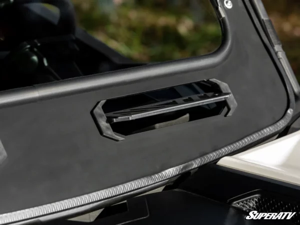 CAN-AM GLASS WINDSHIELD